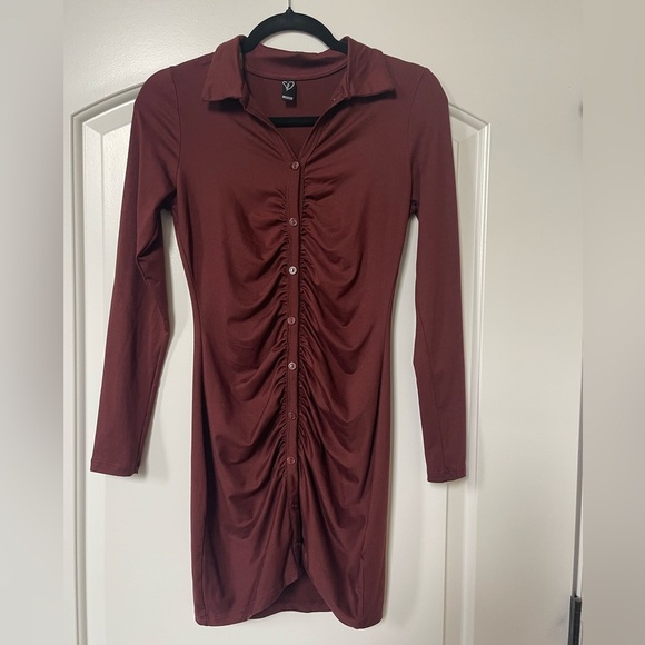 Windsor Dresses & Skirts - Windsor Women’s S Button Down Form-Fitting Dress